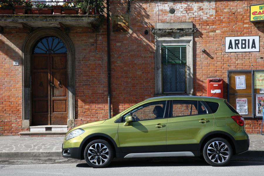  Suzuki SX4 2013 года  (фото 17 из 44)